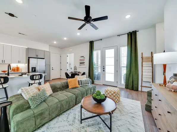 parcHAUS at Mustang Drive