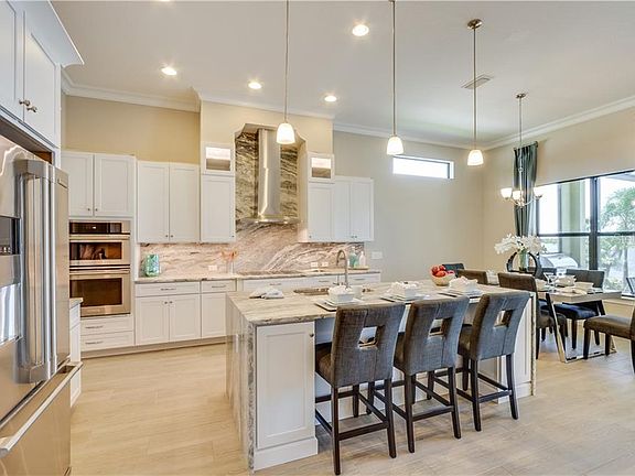 3rd image of 364 Maraviya Blvd