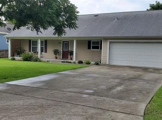 6421 S Ridgecrest St, Hitchcock, TX 77563