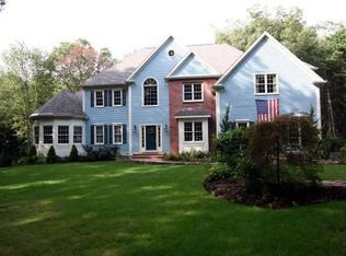 10 Fairview St, North Reading, MA 01864