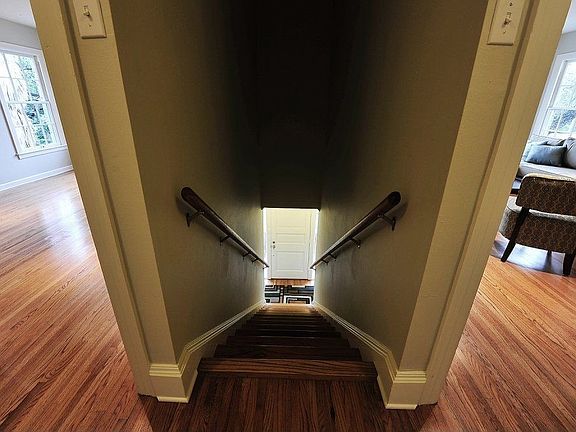 Center Hall for two upstairs apartments