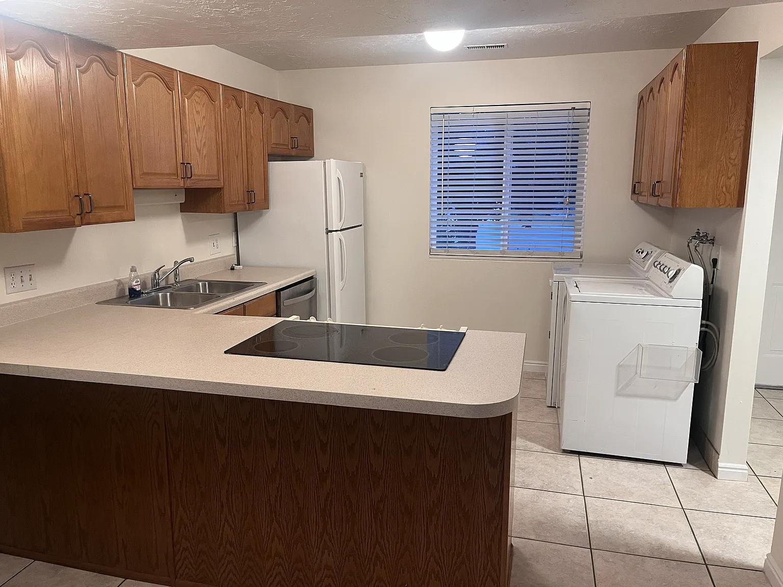 3 bed, 1.5 bath, 1250 sqft, $1,950 — Photo 3