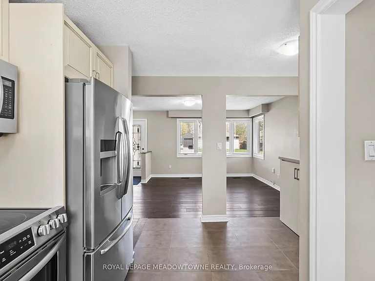 176 Longfield Rd #UPPER — Photo 11