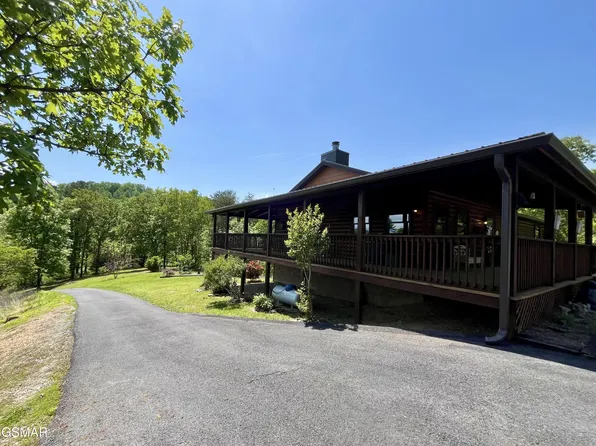 1671 Licking Spring Way, Sevierville, TN 37876