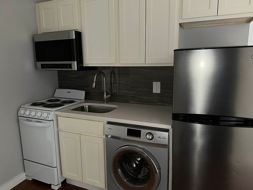 1st image of 1571 Lexington Ave APT 5