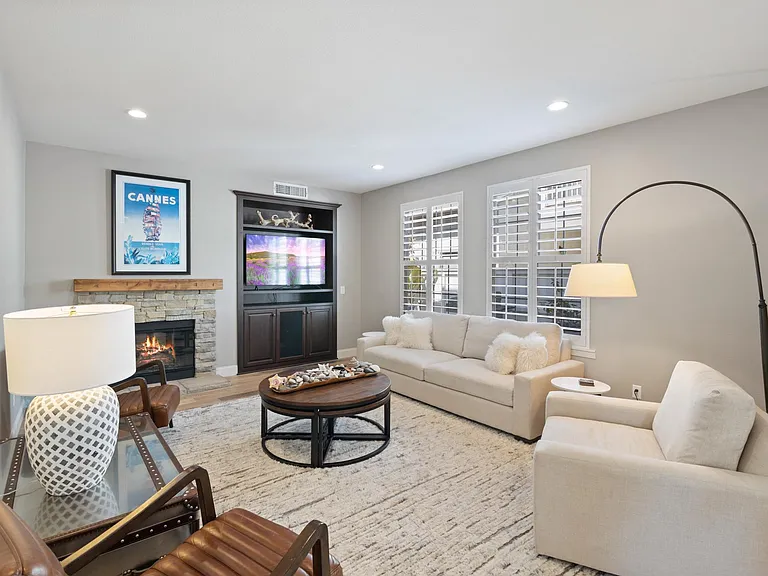 650 Sandside Ct — Photo 18