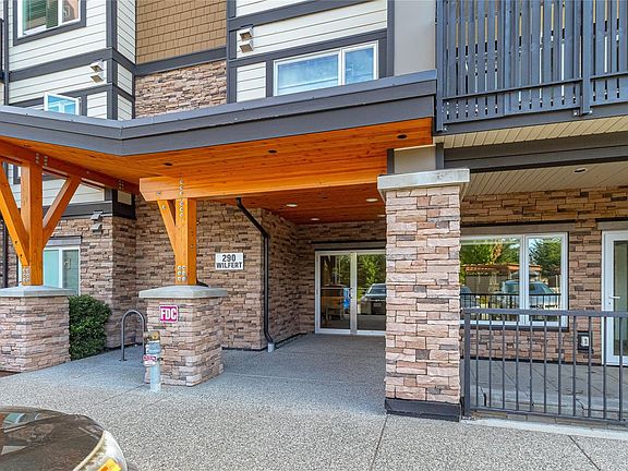 3rd image of 290 Wilfert Rd #303