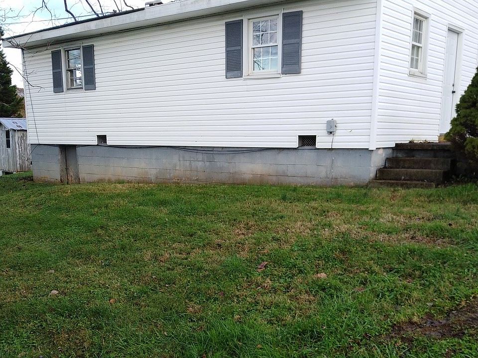 1st image of 2023B Lakeside Dr