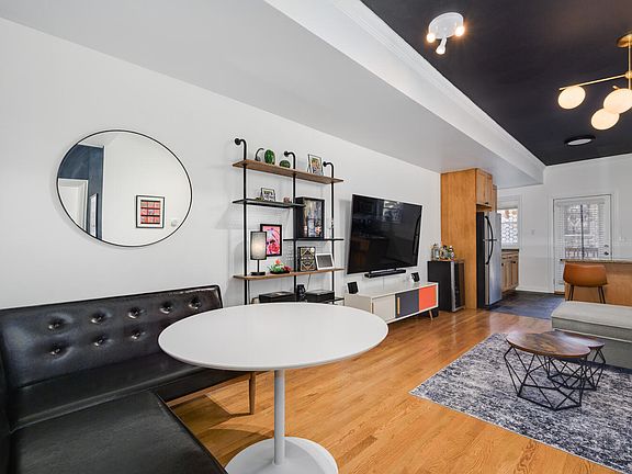 5th image of 1021 W Ainslie St APT 2