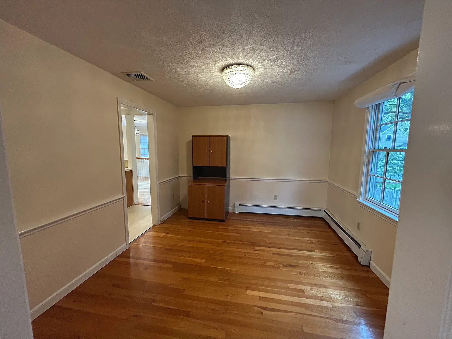 4 bed, 3000 sqft, $7,400 — Photo 4