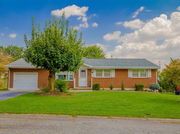 2407 Laura Rd NW, Roanoke, VA 24017