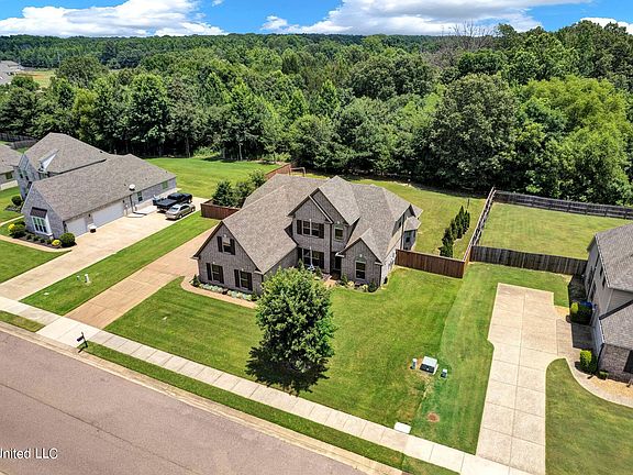 5th image of 7192 Belle Manor Dr