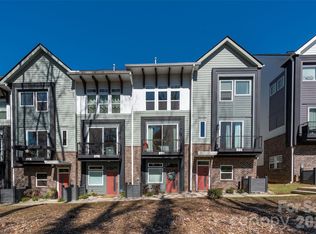 566 W End Dr, Charlotte, NC