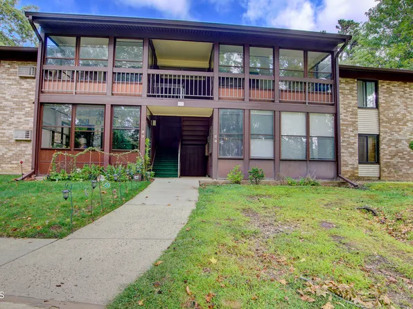 138 Amberly Dr Unit F, Manalapan, NJ 07726