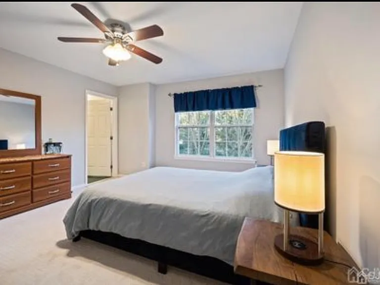 1211 Blossom Cir — Photo 19