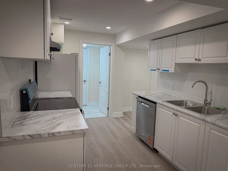 11 Birdsong St #BSMNT — Photo 10