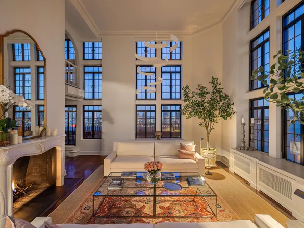 5 Tudor City Place image 3 of 9