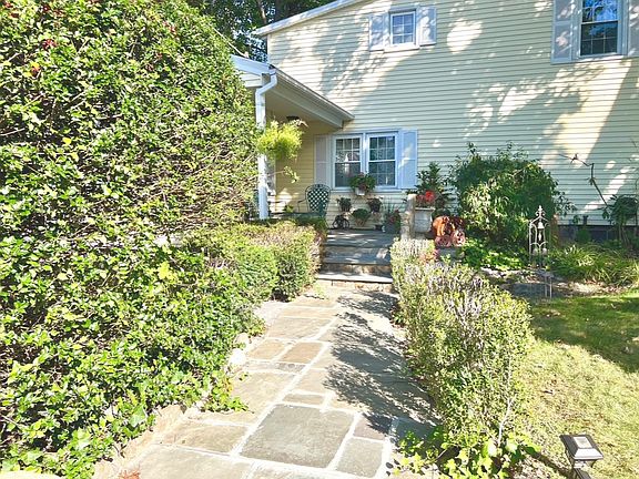 Walkway to main entry