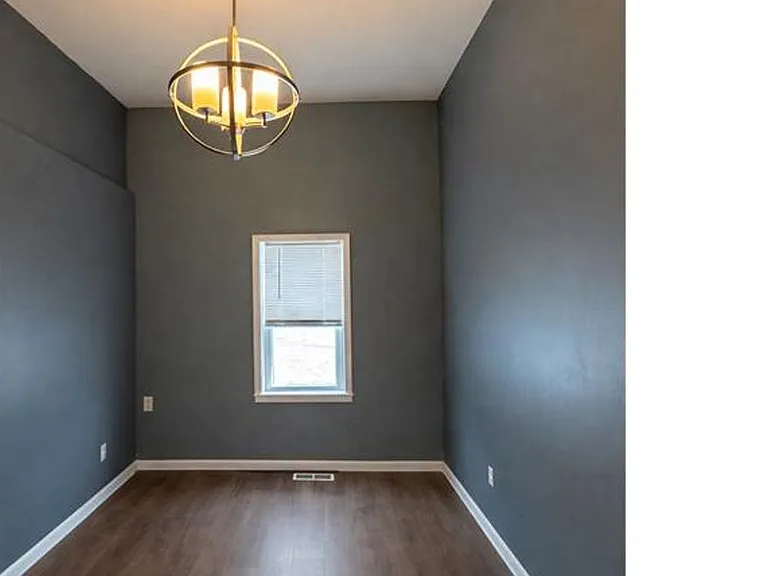 430 Case Ave E — Photo 11