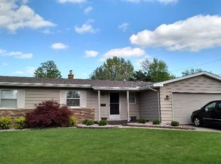541 Somerset Dr, Flushing, MI 48433