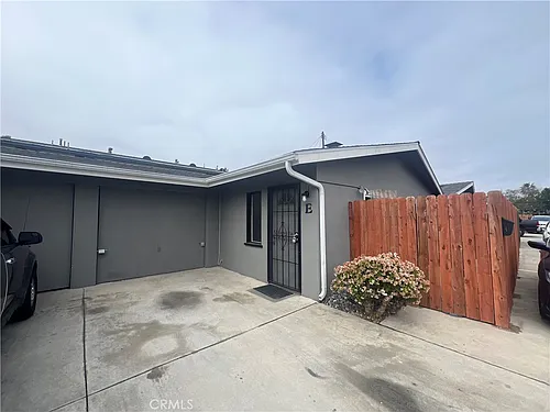 673 Victoria St Photo 1
