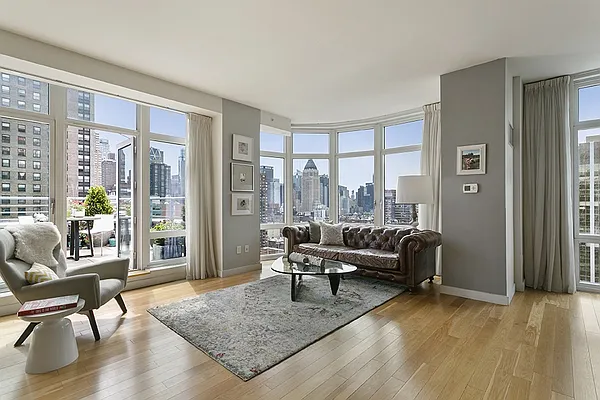 Sold by Nest Seekers International | media 45