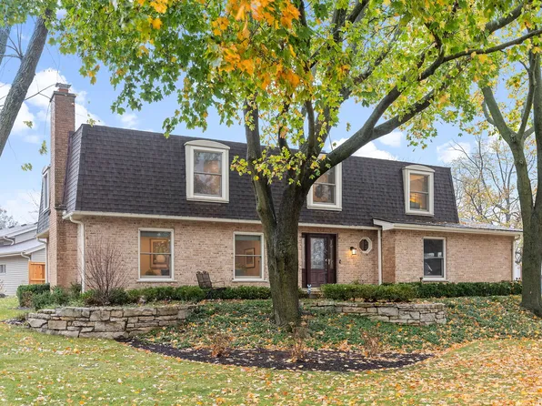 612 Concord Pl, Barrington, IL 60010