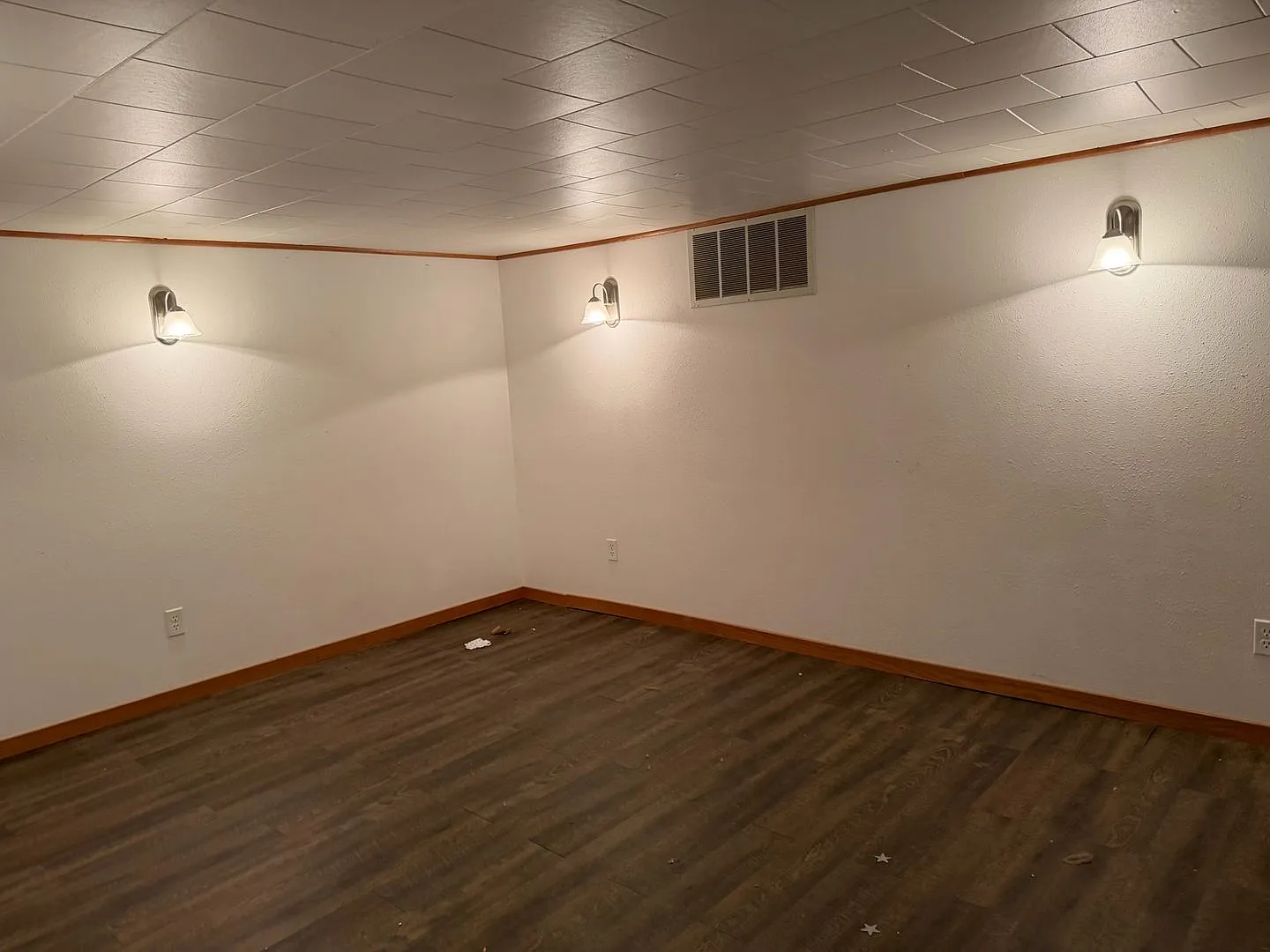 Charming Home in Prime Minot Location — Photo 3