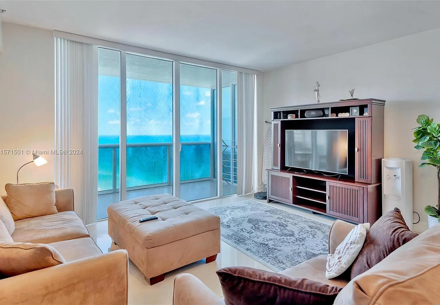 Beach Club Two Condo — Photo 4