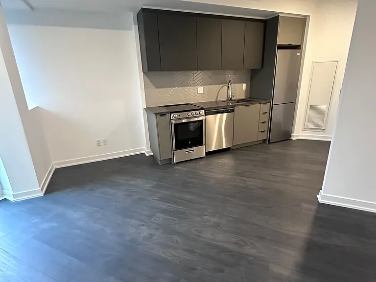 57 Brock Ave #417 — Photo 5