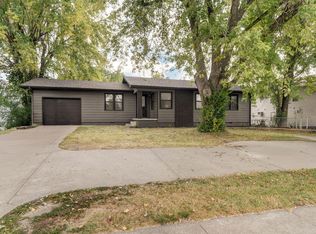 425 W Aldrich Rd, Bolivar, MO 65613