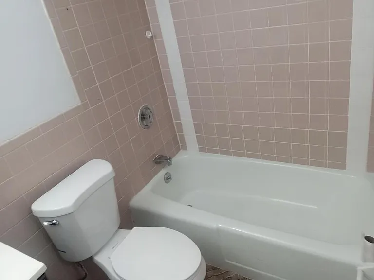 1315 Noble Ave #C2 — Photo 9