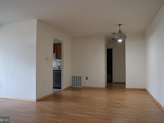 5th image of 5606 Bloomfield Dr Suite 201