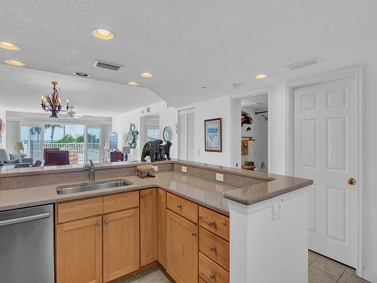 2700 Ocean Dr #106 — Photo 11