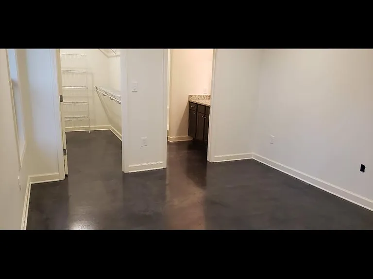332 Wolf Den Dr — Photo 2