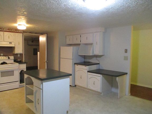 4th image of 119 Holly Park St
