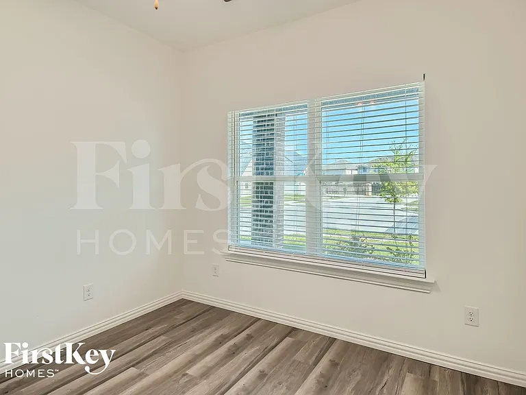7360 Parkside Place Dr — Photo 11