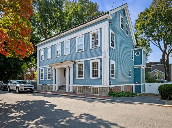 5 Oliver St, Salem, MA 01970