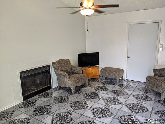 3rd image of 4033 Sunrise Creek Dr
