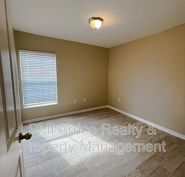 10840 Johanna Ave — Photo 19
