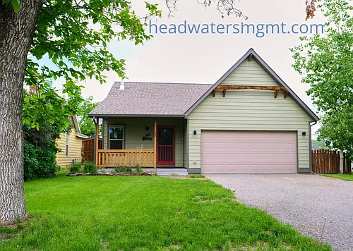 403 N Quaw Blvd Photo 1