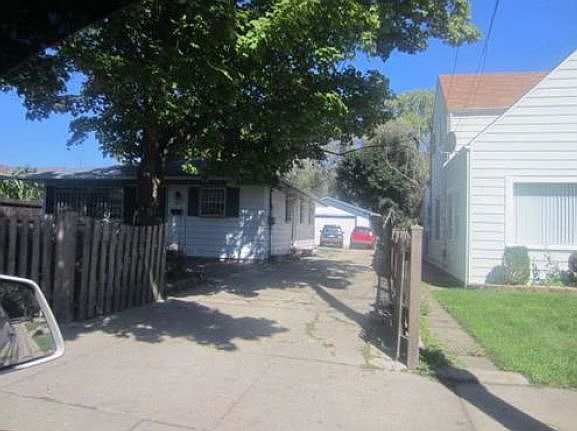 1st image of 1010 Glen Ct