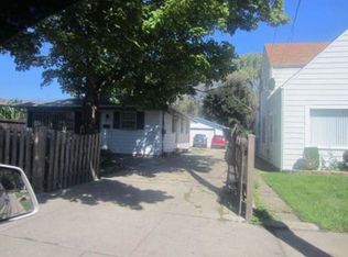 1010 Glen Ct, Waukegan, IL 60085