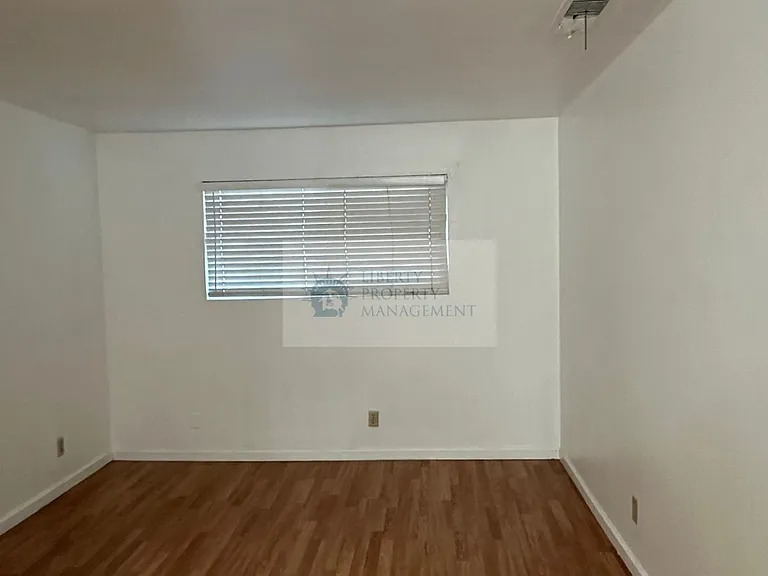 2444 Burlington Pl — Photo 8