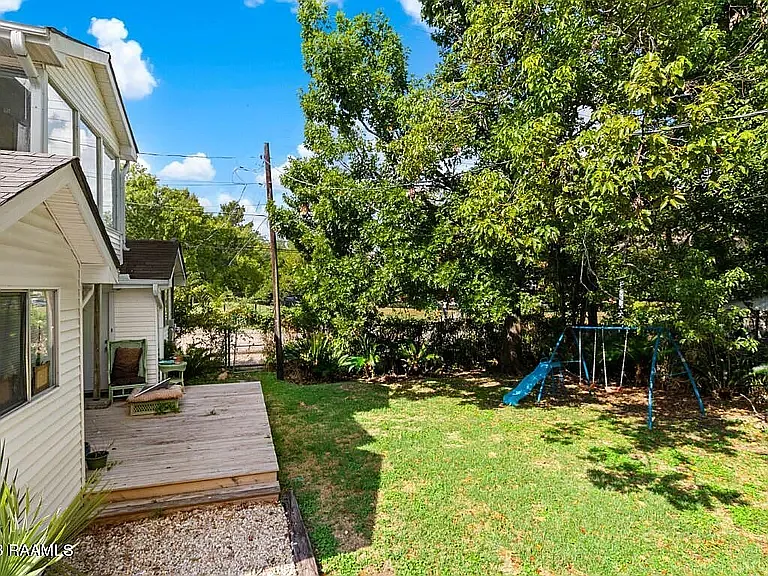 106 Seville Blvd #B — Photo 9