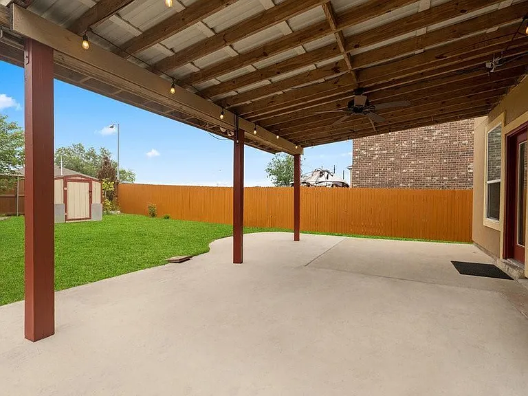 10909 Helms Deep Dr — Photo 25