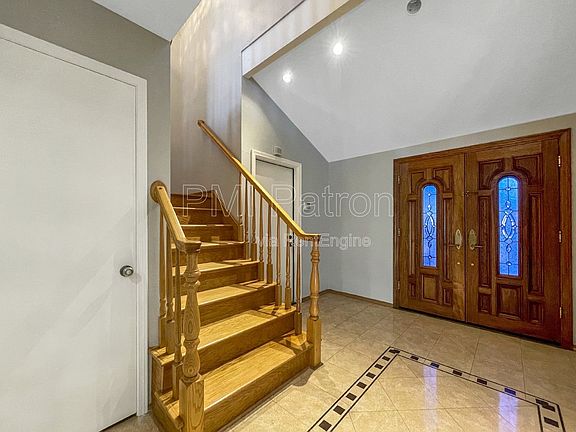 3rd image of 9564 Peartree Ln