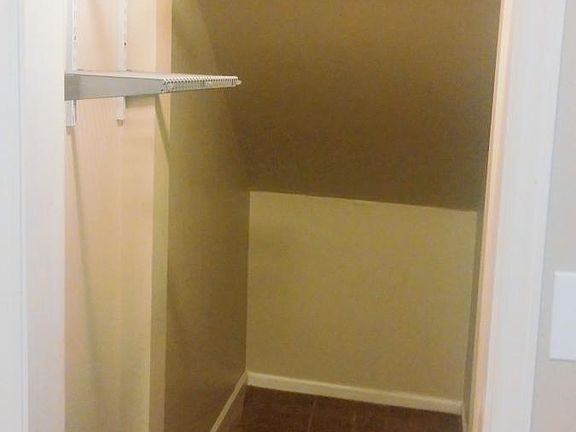 DEEP WALK-IN BEDROOM CLOSET