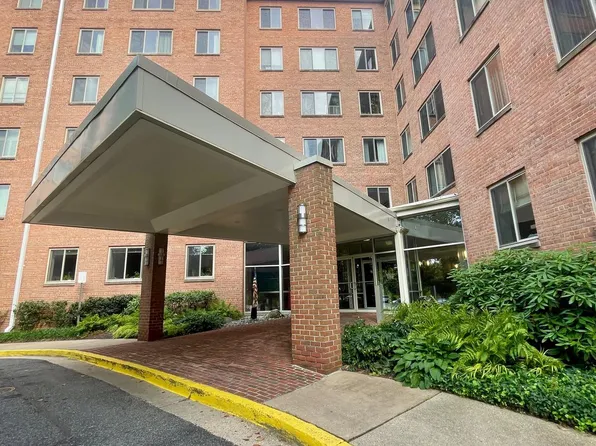 3000 Spout Run Pkwy APT D404, Arlington, VA 22201
