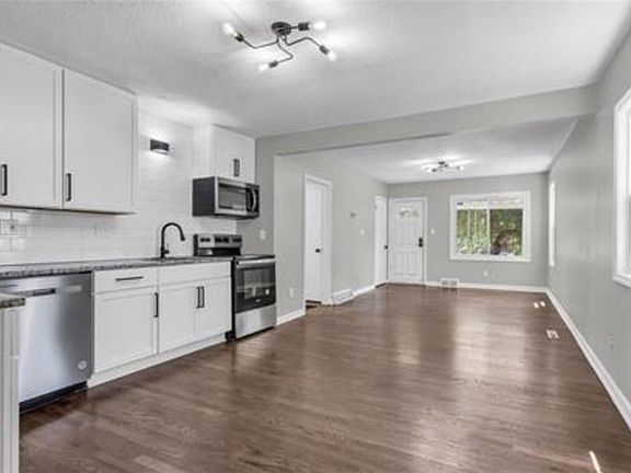 5th image of 430 N Chelsea Ave